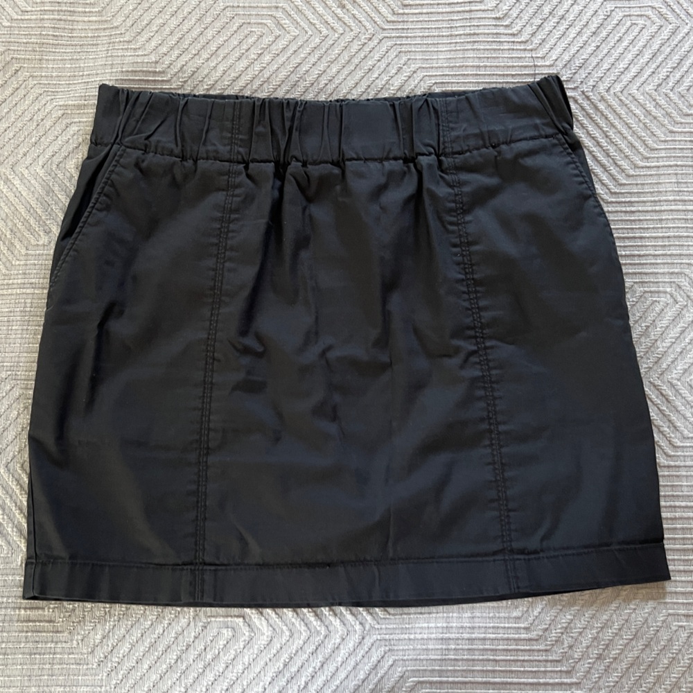 Massimo Y2K casual black mini skirt with elastic waist & pockets - size Medium